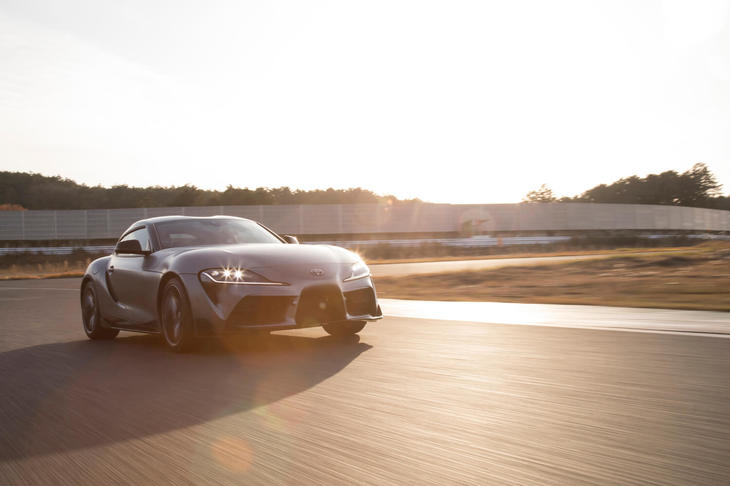 トヨタ・スープラ（ドライビング）