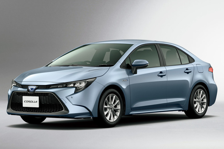 2019年9月17日に発売された新型「カローラ（セダン）」と「カローラ ツーリング」。ボディーは国内専用仕立てとなっている。