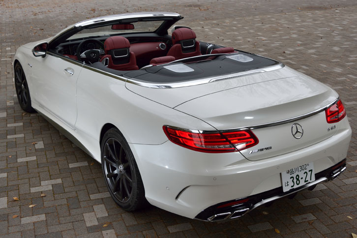 2015年9月のフランクフルトモーターショーでデビューした「メルセデス・ベンツSクラス カブリオレ」。今回は、V8エンジン搭載車のトップモデル「メルセデスAMG S63 4MATICカブリオレ」に試乗した。