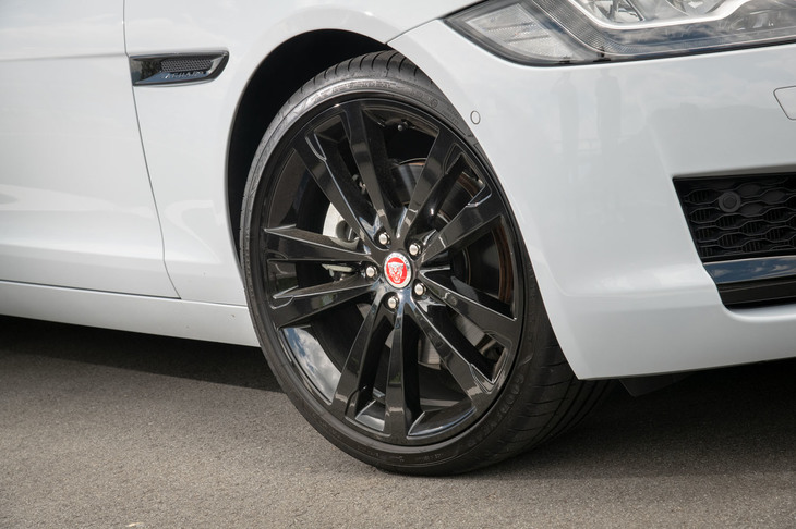 標準では17インチタイヤを採用する「スポーツブレイク」だが、テスト車にはオプションの20インチが装着されていた。