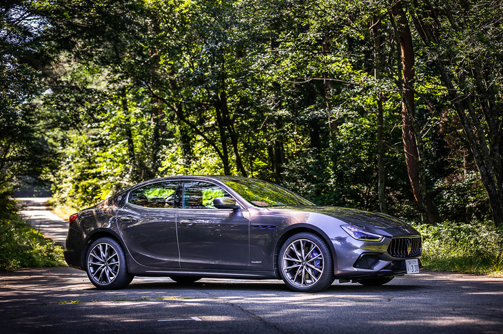 マセラティ・ギブリ ハイブリッド グランスポーツ