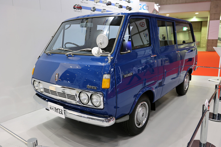 1967年に登場した初代「ハイエース」。レストアされた美しいフィニッシュは必見である。
