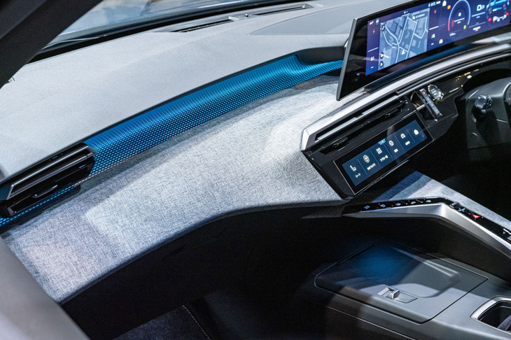 プジョー3008（ダッシュボード）