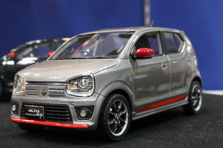 ホビージャパンの1/43レジンモデルのブランドであるマーク43の「スズキ・アルト ターボRS」。実車とは逆に、先にリリースされた「アルトワークス」に続いての製品化。9800円で参考展示。
