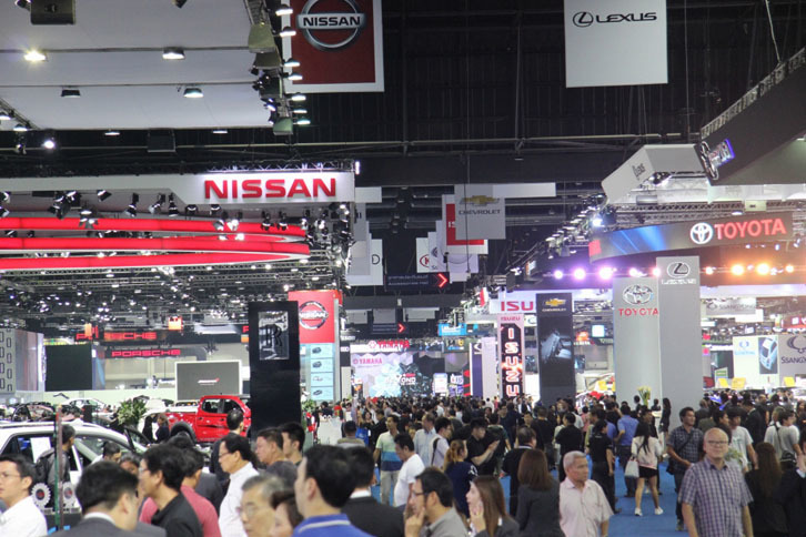 会期は、まず3月27日がVIPデー（販売会社が優良顧客を招待する日）で、翌28日が正式開幕となるプレスデー。29日から4月9日までが一般公開日です。正式開幕前に優良顧客が招待されるモーターショーは世界を見渡してもここだけじゃないでしょうか？ タイはお金持ちが優遇される社会なのです。