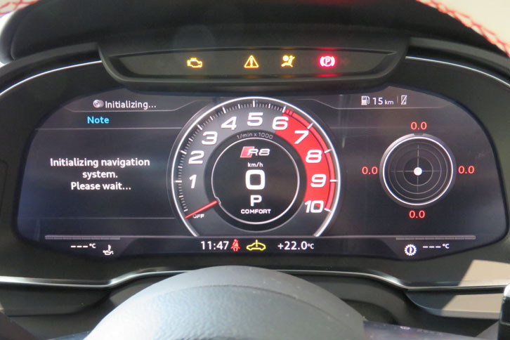 全面が液晶表示のアウディバーチャルコックピット。映画のキャラクターが出てきたり……はしません。