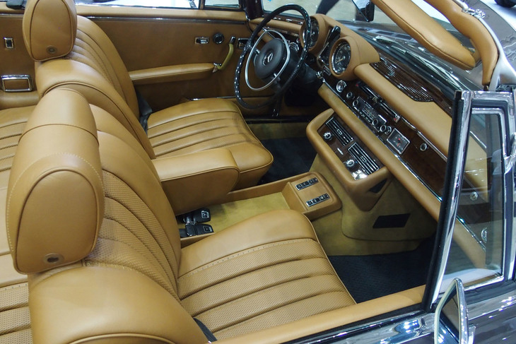 メルセデス・ベンツ280E 3.5 カブリオレ（1971年）／ガレーヂ伊太利屋