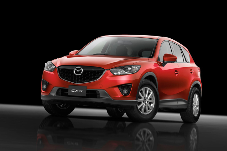2012年に発売された初代「マツダCX-5」。「SKYACTIV」と総称されるマツダの次世代技術が全面的に取り入れられたミドルサイズSUVだった。