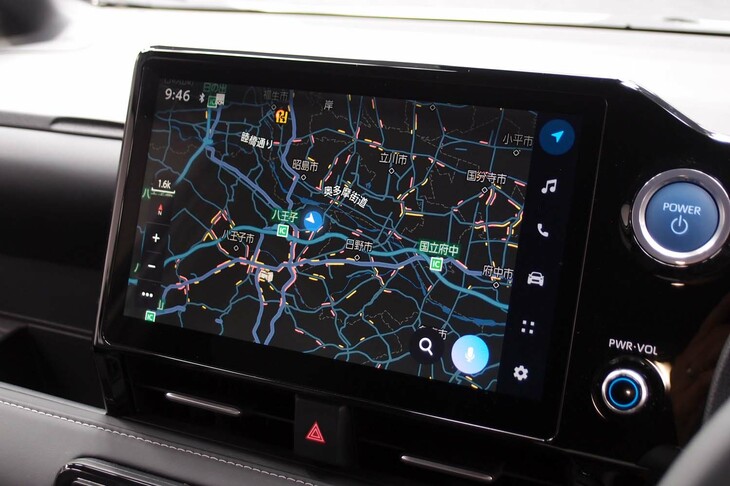 センターのディスプレイや10.5インチ（写真）または8インチ。ともにコネクティッドナビに対応する。