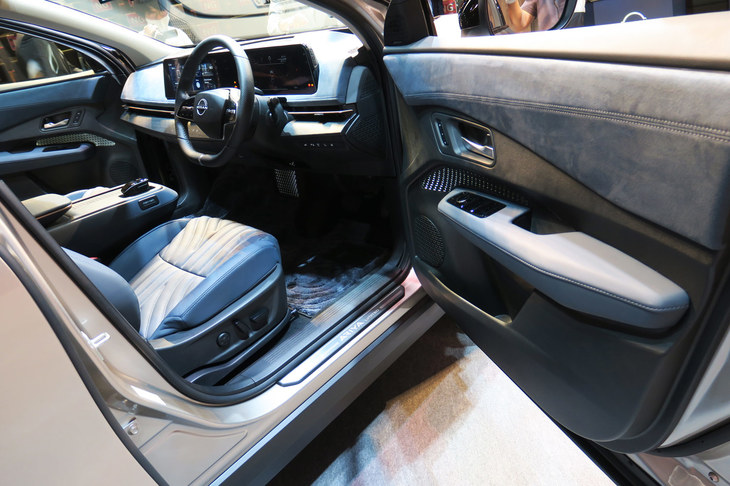 日産アリア リミテッド（インテリア）