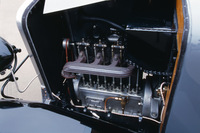 オートモ号の大きな特徴である空冷エンジン。当時はまだ、世界的にも空冷エンジンはまれな存在だったが、豊川は「小型車のエンジンには空冷が最適である」という考えから採用に踏み切った。