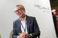 ＜イモー・ブッシュマン社長　プロフィール＞ハンブルク大学卒業後、1998年にアウディ本社に入社。以降、フォルクスワーゲン・グループにおいて、欧州・アジアの両方で各ブランドの要職を歴任している。2024年8月1日にフォルクスワーゲン グループ ジャパンのフォルクスワーゲンブランドディレクターに就任。2025年8月1日より、ポルシェジャパン代表取締役社長に。