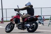 ドゥカティ・ハイパーモタード698モノ（6MT）の画像