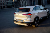 三菱が欧州で新型「グランディス」を発表　便利な車内空間が特徴のコンパクトSUVの画像