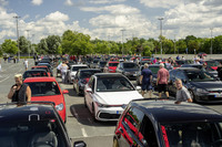 「GTI FAN FEST 2024」の第1回会場となったフォルクスワーゲンの本社には、新旧さまざま、色とりどりの「ゴルフGTI」が集結。ファンの祭典にふさわしいホットな雰囲気が味わえた。