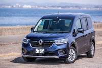 2023年3月2日に販売が開始された新型「ルノー・カングー」。2002年に上陸した初代モデルから数えて3代目にあたり、日本導入モデルは実に14年ぶりのフルモデルチェンジとなった。