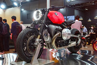 BMWブースでひときわ大きな存在感を放っていた「R20コンセプト」。