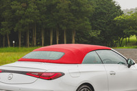 ソフトトップはこのレッドのほかにブラックとグレーもラインナップされている。