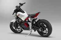 【東京モーターショー2017】ホンダ、電動スポーツカーのコンセプトモデルを発表の画像