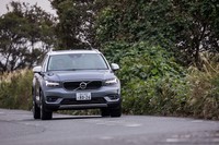 ボルボXC40 T4 AWDモメンタム（4WD/8AT）【試乗記】