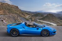 フェラーリが「296GTS」を発表　最高出力830PSを誇る最新のオープントップモデルの画像