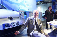 スウェーデン・イエテボリで開催されたイベントにて、「フォルクスワーゲン・ルポ3L TDI」とフェルディナント・ピエヒ。（1999年）