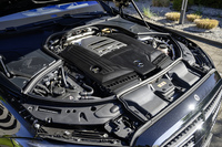 「S580」が搭載する4リッターV8ツインターボエンジンはクランクシャフトがクロスプレーン型からフラットプレーン型に変わった。