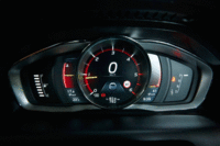 大部分が液晶表示となる計器盤は、3種類（Elegance／Eco／Performance）の表示パターンが選べる。（写真をクリックすると、メーターの表示バリエーションが見られます）
    