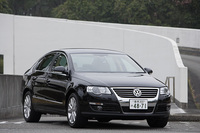 【スペック】V6 4モーション：全長×全幅×全高＝4785×1820×1490mm／ホイールベース＝2710mm／車重＝1660kg／駆動方式＝4WD／3.2リッターV6DOHC24バルブ（250ps/6250rpm、33.1kgm/2750rpm）／価格＝439万円（テスト車＝同じ）