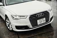 新デザインのシングルフレームグリルや、オートハイビーム機能付きの「マトリクスLEDヘッドライト」が与えられたフロントまわり。