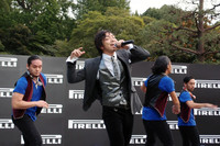 記者会見の後は、『Folder』のメンバーとして知られたミュージシャン三浦大知のパフォーマンスも。「DRAMA」と「Touch Me」の2曲が披露された。