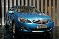 上海GMのベストセラー「ビュイック・エクセル」。写真は最近追加された5ドアハッチバックの「エクセルXT」。