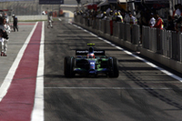 厳しい戦いが続くホンダ勢。16番グリッドからスタートしたジェンソン・バトンは、レッドブルの1台とスタート後に絡み早々にリタイア。残るルーベンス・バリケロ（写真）は序盤にペースが伸びず17位。その後他車のリタイアなどにも助けられ13位でフィニッシュした。いまやスーパーアグリにも先を越されるほどの低調ぶり、いよいよ深刻である。（写真＝Honda）