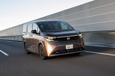 「走りのいいミニバン」に偽りなし！ 16年ぶりにモデルチェンジした「日産エルグランド」を試す。
