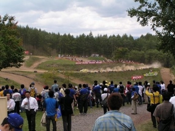 WRCよかったけど問題も。コースのほとんどが、このように遠いのだ……。