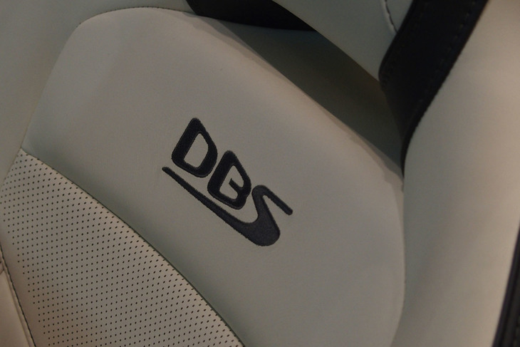 アストンマーティンDBSスーパーレッジェーラ ヴォランテ