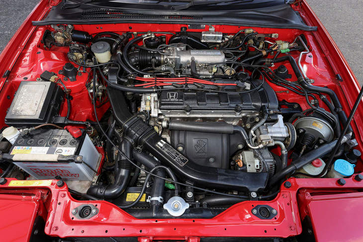 ホンダコレクションホールが動態保存する2代目「プレリュード」の「2.0Si」は、最高出力145PSを発生するDOHC＋電子制御燃料噴射のハイパワー版直4エンジンを搭載する。