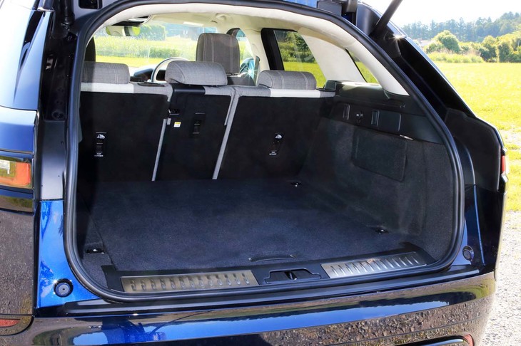 荷室の容量はVDA方式で568リッター。3分割式のシートを倒すことで同1374リッターにまで拡大できる。