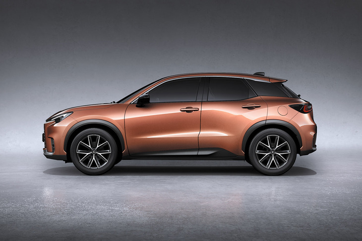 レクサスLBXプロトタイプ（ボディーカラー：ソニックカッパー）