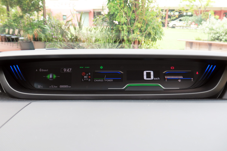 ホンダ・フリード ハイブリッド クロスター（4WD）（メーター）