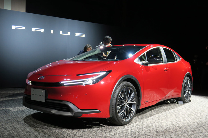 新型トヨタ・プリウス