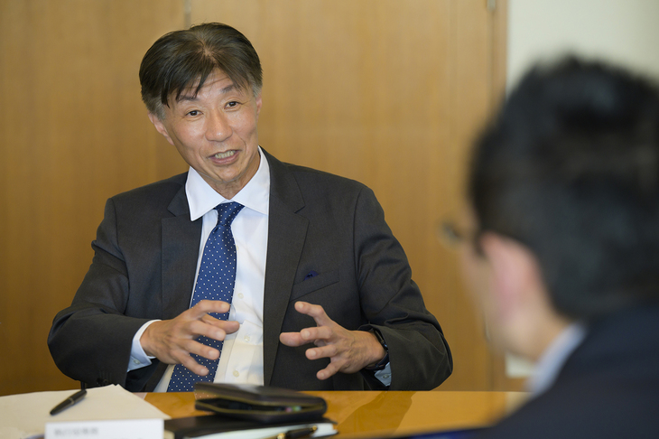 ホンダは2027年にレベル2＋＋相当の次世代先進運転支援システムをハイブリッド車に搭載して市場投入する予定だ。井上四輪事業本部長は「普通に運転するよりも安全にできるめどが立った」と語った。