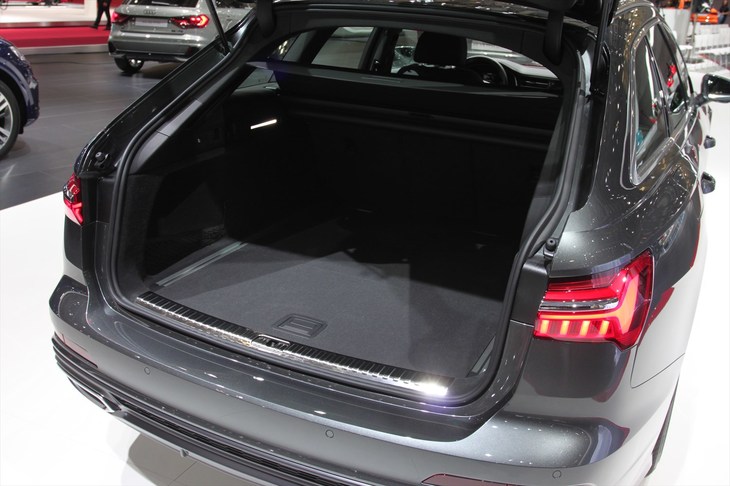 アウディA6アバント