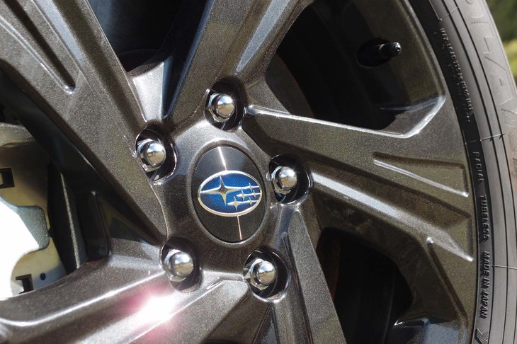 スバル・クロストレック（フロントホイール）