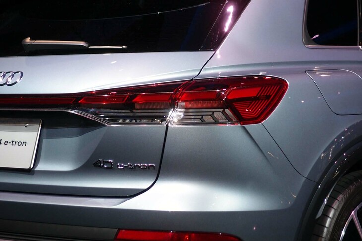 アウディQ4 40 e-tron Sライン（リアコンビランプ）