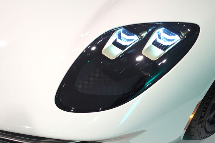アストンマーティン・ヴァルハラ（ヘッドランプ）