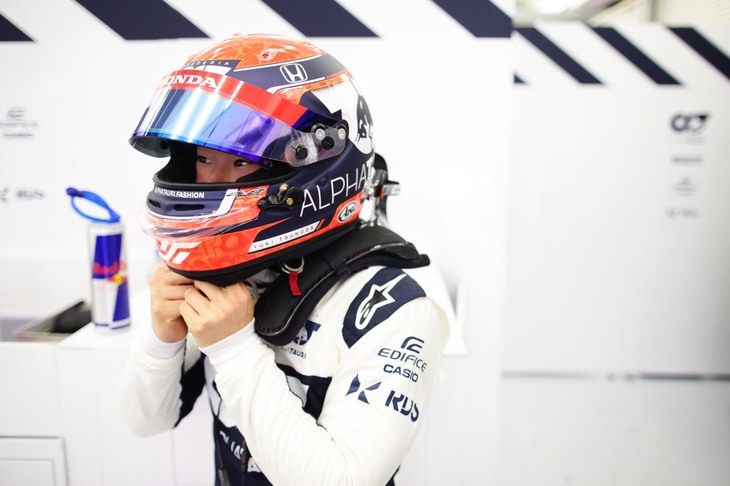 7年ぶりの日本人F1ドライバー、角田裕毅は、アルファタウリでルーキーイヤーを戦う。ホンダとレッドブルのジュニアドライバーである角田は、昨2020年のF2選手権を3位で終え念願のF1への切符を手にした。バーレーンのテストでは、フェルスタッペンに次ぐ2番手タイムを記録し好発進。