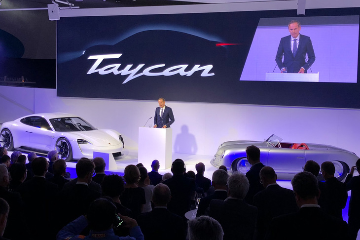 70周年イベントでは、これまで「ミッションE」と呼ばれていたピュアEVの市販車名が、「タイカン」となることがアナウンスされた。