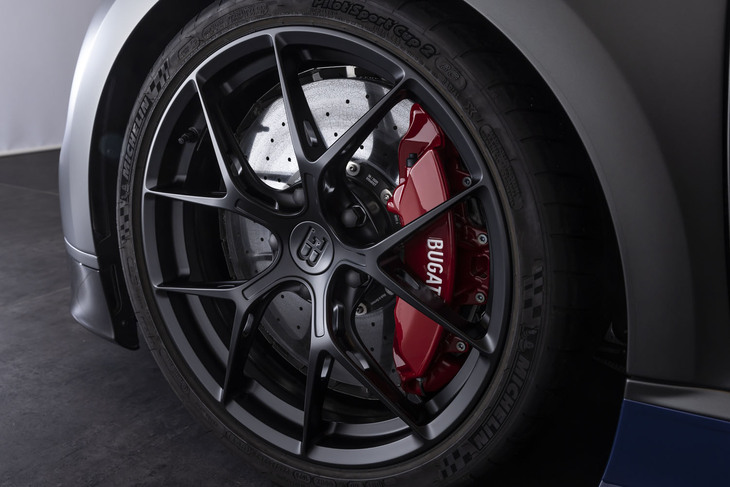 ブガッティ・シロン スポーツ“レ・レジェンド・デュ・シエル”（フロントホイール）