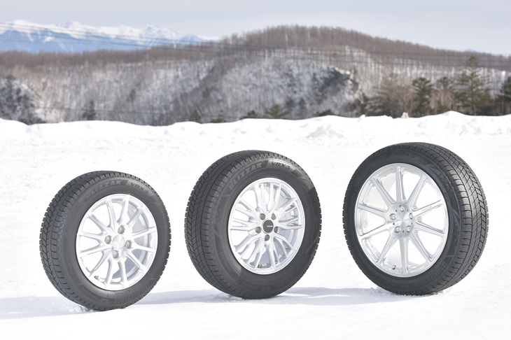 「滑らないタイヤ」を目指し、33年にわたり改善が続けられてきた「ブリザック」。不断の進化が、雪国のユーザーからの厚い信頼につながっているのだ。